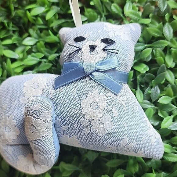 Vintage Russ Lace Cat Ornaments - Picture 3 of 7